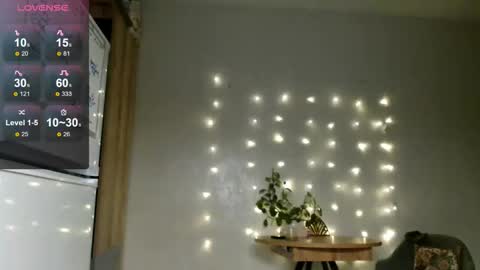 Snapshot of siberian_girl_ chatting on 11.26.25 Eva online show from 11.26.25