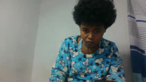 Snapshot of sidelinez chatting on 05.12.26 sidelinez online show from 05.12.26