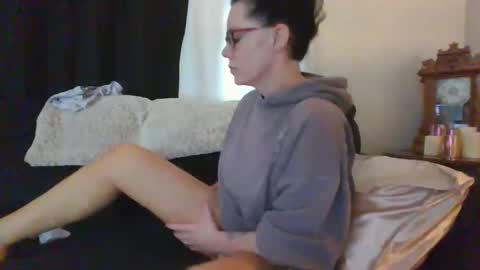 Snapshot of sidneyraee chatting on 04.24.26 Mrs. St. Patrickk online show from 04.24.26