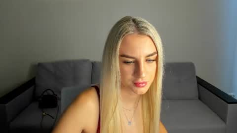 Snapshot of silen_tori chatting on 06.17.26 Silen online show from 06.17.26