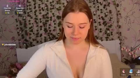 Snapshot of silent_princesses chatting on 02.17.25 Chloe online show from 02.17.25