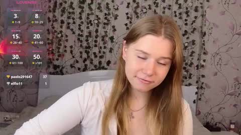 Snapshot of silent_princesses chatting on 10.22.25 Chloe online show from 10.22.25