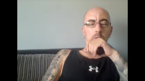 Snapshot of silent_v_81 chatting on 09.11.25 Silent V online show from 09.11.25