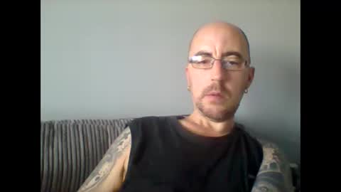 Snapshot of silent_v_81 chatting on 10.13.25 Silent V online show from 10.13.25
