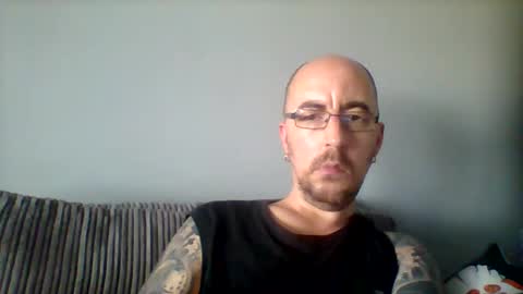 Snapshot of silent_v_81 chatting on 10.17.25 Silent V online show from 10.17.25
