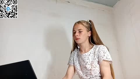 JULIANA online show from 06.04.26