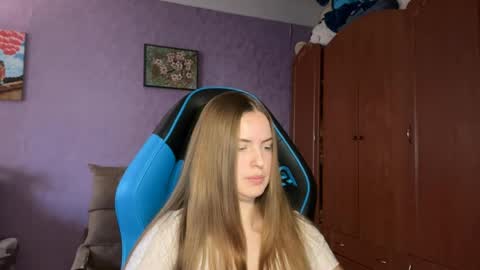 Snapshot of silksinner_ chatting on 04.04.26 Erica online show from 04.04.26