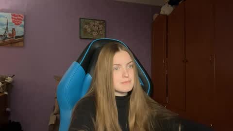 Snapshot of silksinner_ chatting on 04.13.26 Erica online show from 04.13.26
