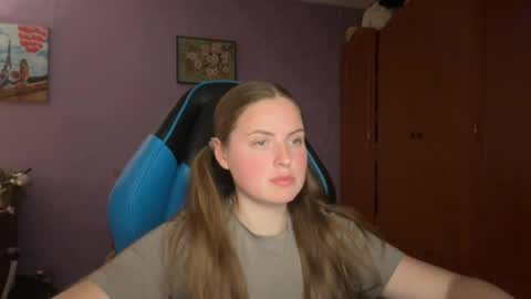 Snapshot of silksinner_ chatting on 05.10.26 Erica online show from 05.10.26