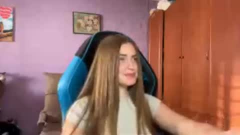 Snapshot of silksinner_ chatting on 05.11.26 Erica online show from 05.11.26