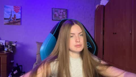 Snapshot of silksinner_ chatting on 05.12.26 Erica online show from 05.12.26
