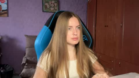 Snapshot of silksinner_ chatting on 05.21.26 Erica online show from 05.21.26