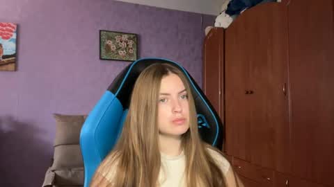 Snapshot of silksinner_ chatting on 05.22.26 Erica online show from 05.22.26