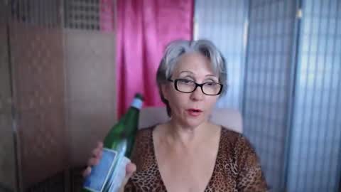 Snapshot of silky_petra2 chatting on 10.25.25 petra daniels online show from 10.25.25