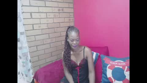 Snapshot of silkyeboni chatting on 07.31.26 silkyeboni online show from 07.31.26