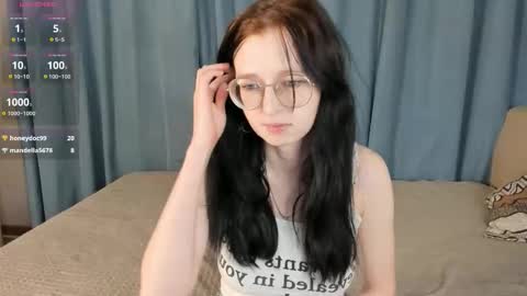 Snapshot of silvernoise chatting on 02.03.26 Alice online show from 02.03.26