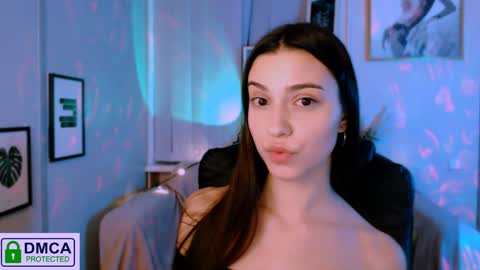 Snapshot of silvia_queen1 chatting on 12.22.24 Silvia nude in pvt  online show from 12.22.24