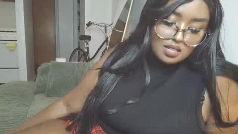 Simin Fox online show from 10.01.25