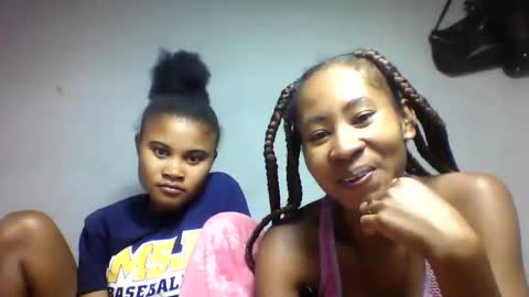 Snapshot of simirna98 chatting on 06.03.26 simirna98 online show from 06.03.26