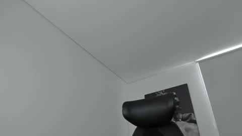 simon_leon01 online show from 11.10.25