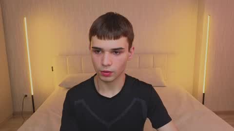 Snapshot of simonboy592 chatting on 05.21.26 Alex online show from 05.21.26