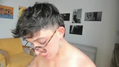 Snapshot of simone_4201 chatting on 01.22.25 Sim. online show from 01.22.25
