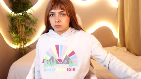 Snapshot of simone_sky chatting on 02.23.26 simone_sky online show from 02.23.26