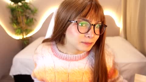 Snapshot of simone_sky chatting on 02.24.26 simone_sky online show from 02.24.26