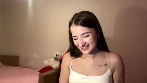 Snapshot of simoneperotta chatting on 05.28.26 Alice online show from 05.28.26