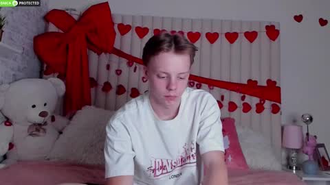 Snapshot of simonwarner chatting on 02.21.26 Simon online show from 02.21.26