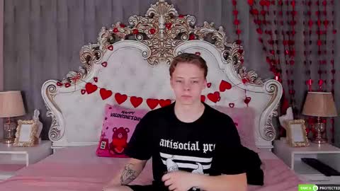 Snapshot of simonwarner chatting on 02.24.26 Simon online show from 02.24.26