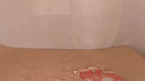 L Y N online show from 02.10.26