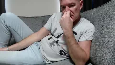 Snapshot of simplelife0 chatting on 11.08.25 Ricky online show from 11.08.25