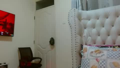 Snapshot of simply_eve1 chatting on 02.13.26 simply_eve1 online show from 02.13.26