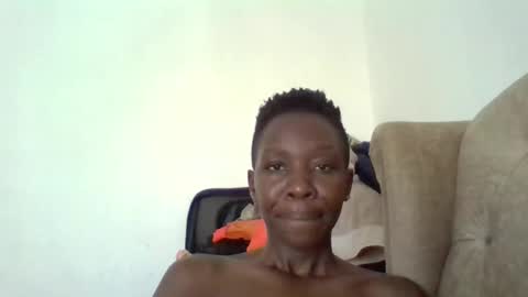 Snapshot of simplyloy33 chatting on 10.20.25 simplyloy33 online show from 10.20.25