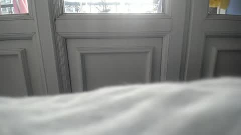 Snapshot of simur_sahso chatting on 12.11.24 Sofi wed. - sat. 11am - 11 pm and Santi with Sofi sun.. - tue. 11 am - 5 pm  europe online show from 12.11.24