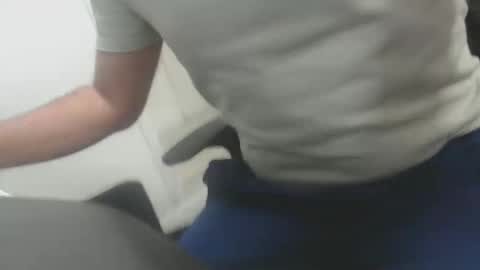 Snapshot of sineley chatting on 12.16.25 sineley online show from 12.16.25