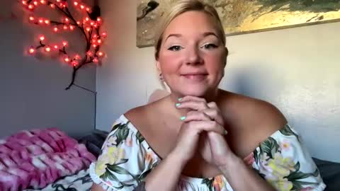singlesexymom online show from 09.25.25