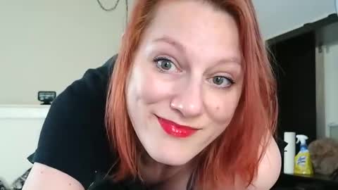 Snapshot of sinnamonstickxxx chatting on 12.16.24 Sinnamon online show from 12.16.24