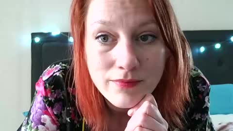 Snapshot of sinnamonstickxxx chatting on 12.16.24 Sinnamon online show from 12.16.24
