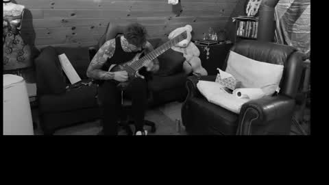 Snapshot of siphonophorstrings chatting on 10.10.25 Dustbunnyfoofoo online show from 10.10.25