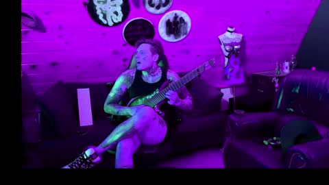 Snapshot of siphonophorstrings chatting on 11.05.25 Dustbunnyfoofoo online show from 11.05.25