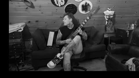 Snapshot of siphonophorstrings chatting on 11.07.25 Dustbunnyfoofoo online show from 11.07.25