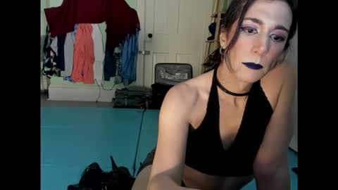 Snapshot of sirensasha chatting on 11.30.25 SirenSasha online show from 11.30.25