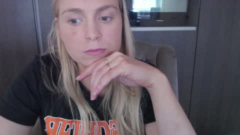 Elise online show from 10.20.25