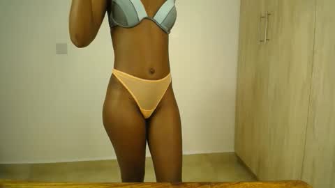Snapshot of sizzly_ass chatting on 05.15.26 sizzly_ass online show from 05.15.26
