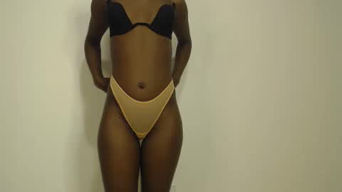 Snapshot of sizzly_ass chatting on 05.17.26 sizzly_ass online show from 05.17.26