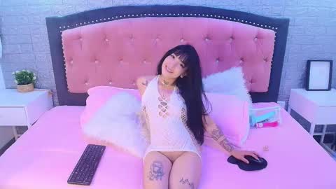 Skadhi online show from 04.21.26