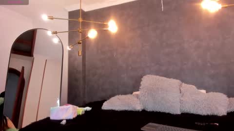 Snapshot of skailyn_angels chatting on 02.25.26 SKAILYN ANGELS online show from 02.25.26