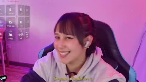 Snapshot of skarlet_adams chatting on 06.18.26 Alice online show from 06.18.26